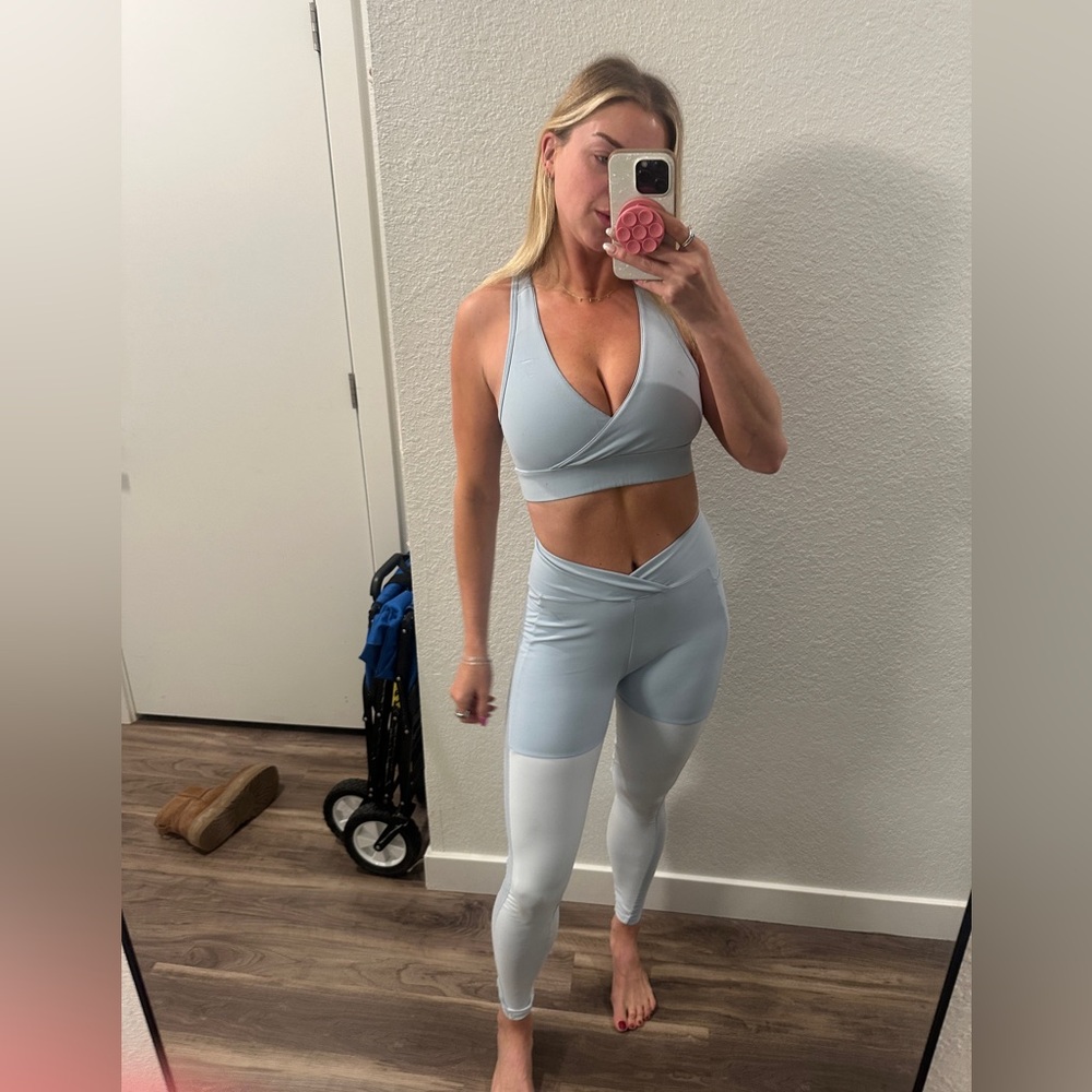 SET Gymshark x Nikki Blackletter workout top and leggings